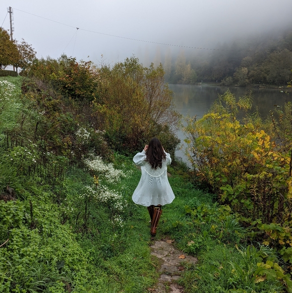 Meet the Posher! POSH AMBASSADOR - Picture 4 of 5